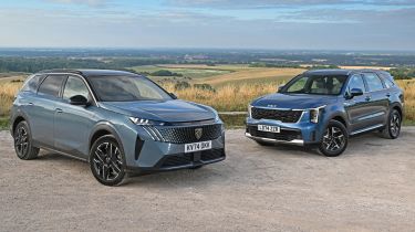 Peugeot 5008 vs Kia Sorento - front end